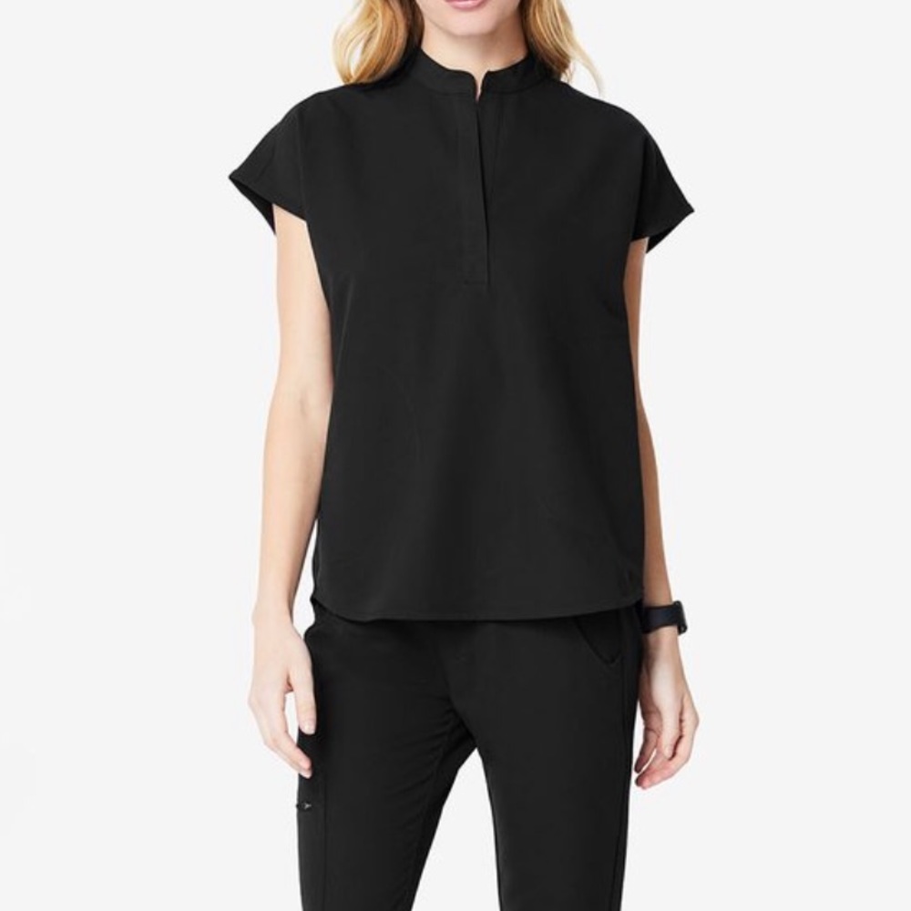 Figs scrub top